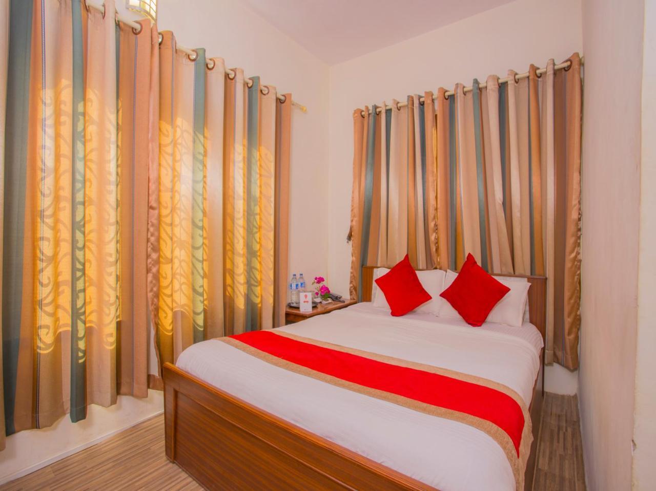 Oyo 255 White Zambala Hotel カトマンズ エクステリア 写真