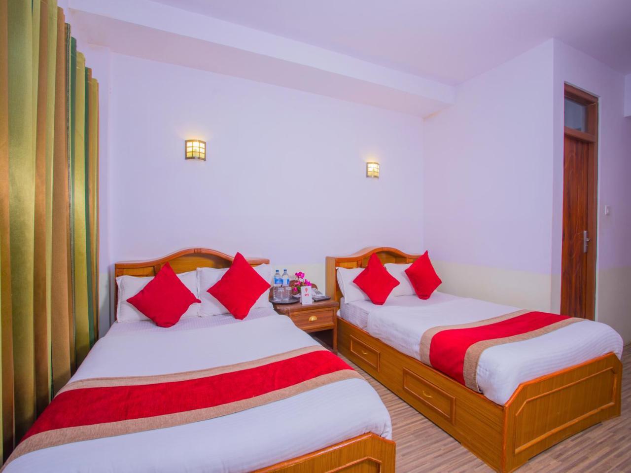 Oyo 255 White Zambala Hotel カトマンズ エクステリア 写真