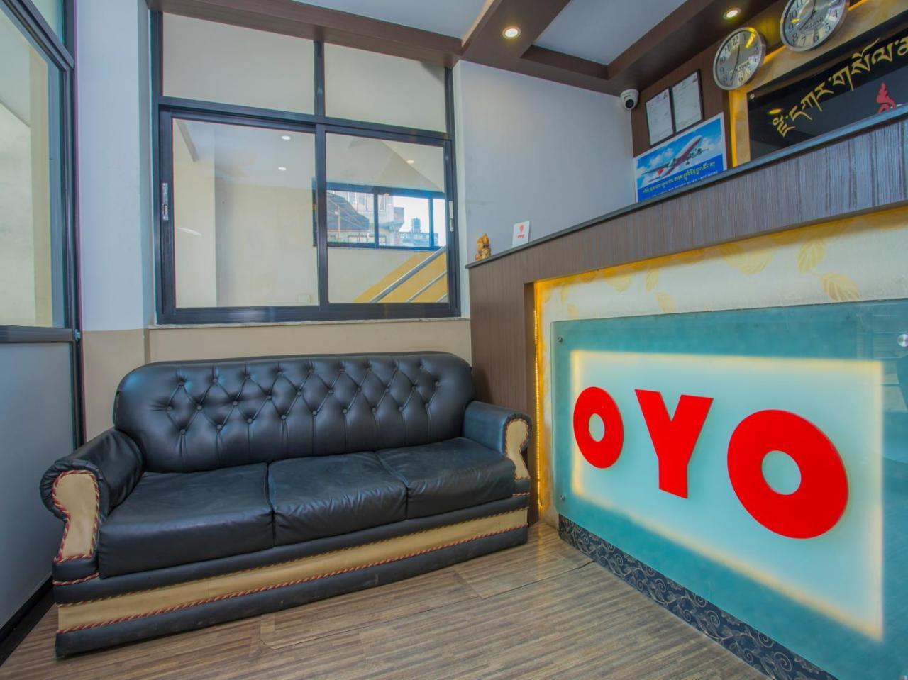 Oyo 255 White Zambala Hotel カトマンズ エクステリア 写真