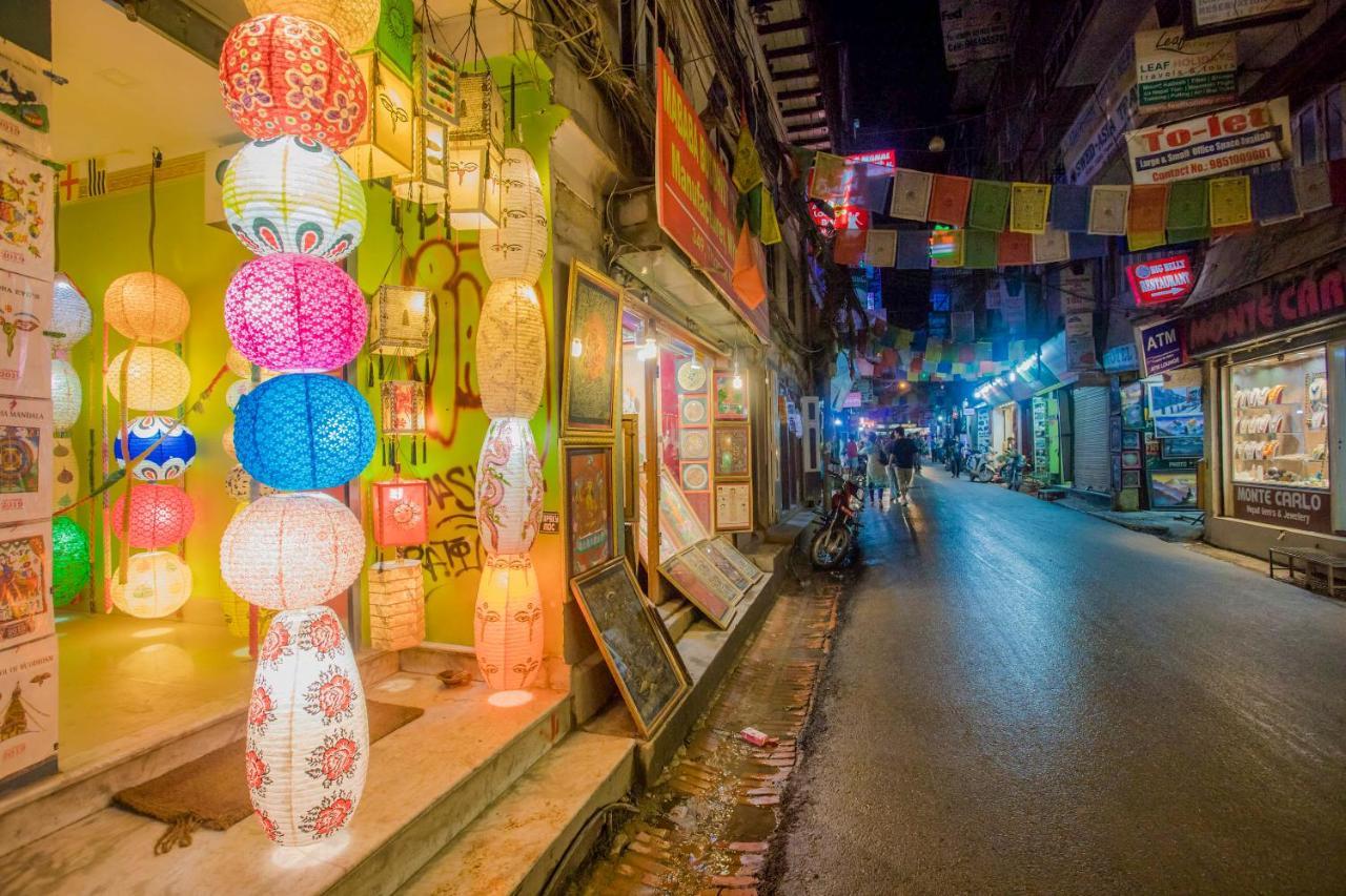 Oyo 255 White Zambala Hotel カトマンズ エクステリア 写真