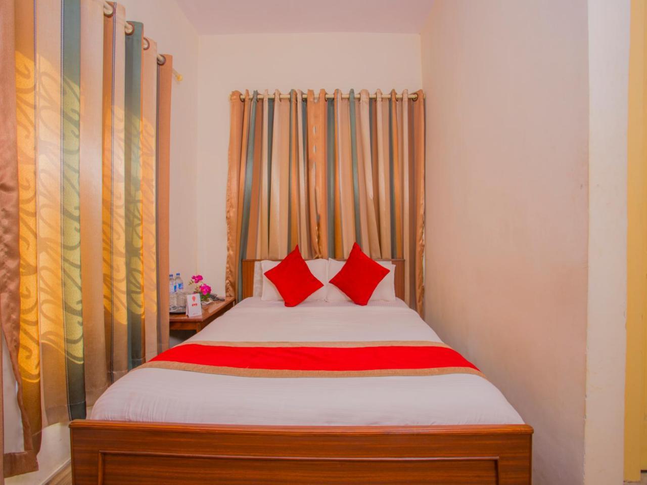 Oyo 255 White Zambala Hotel カトマンズ エクステリア 写真