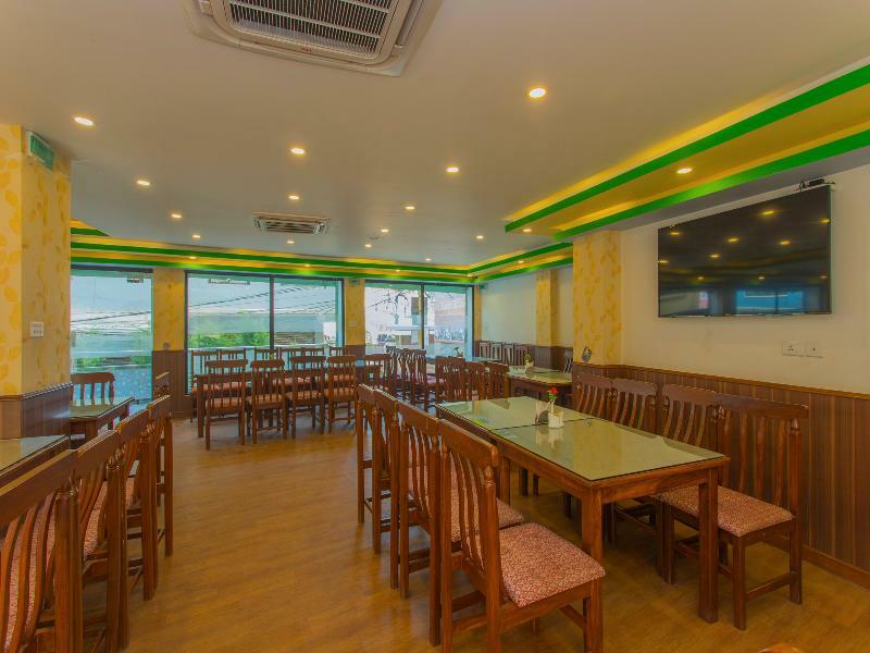 Oyo 255 White Zambala Hotel カトマンズ エクステリア 写真