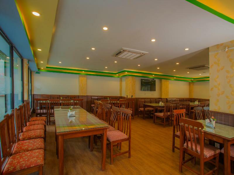 Oyo 255 White Zambala Hotel カトマンズ エクステリア 写真