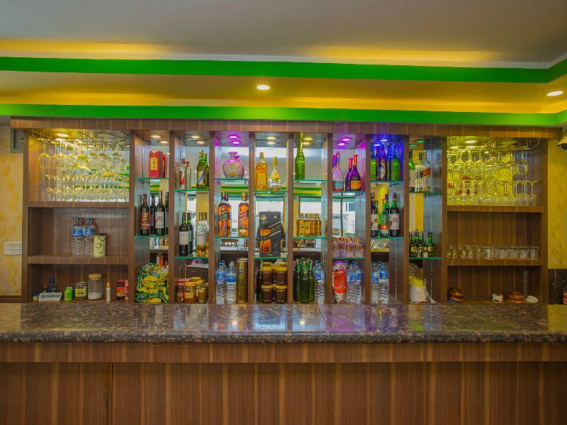 Oyo 255 White Zambala Hotel カトマンズ エクステリア 写真