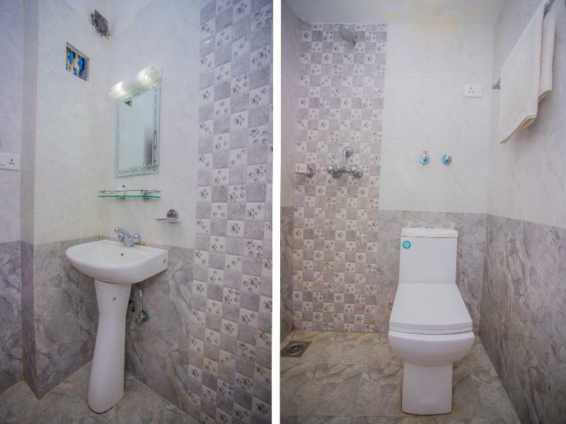 Oyo 255 White Zambala Hotel カトマンズ エクステリア 写真
